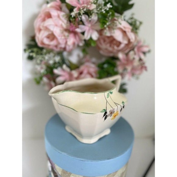 Royal Ivory John Maddock & Sons Creamer - Picture 3 of 12